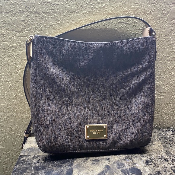 Michale Kors Set - Picture 4 of 5